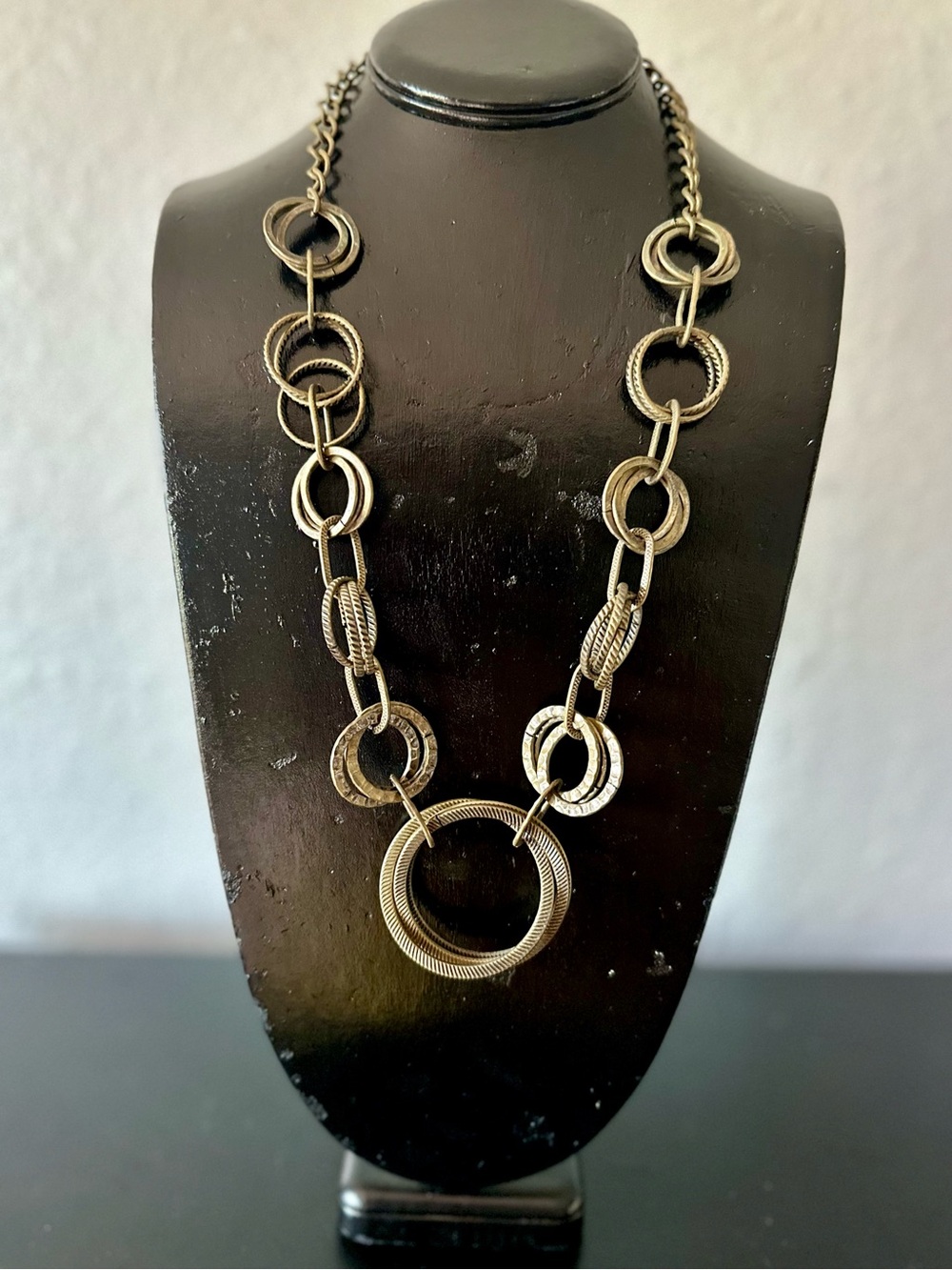Women’s Brass-Tone Textured Circular Link Statement Necklace